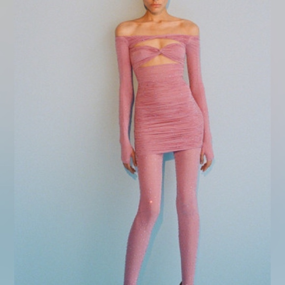 Alex Perry Tinley Ruched Off Shoulder Mini Dress - Picture 2 of 9